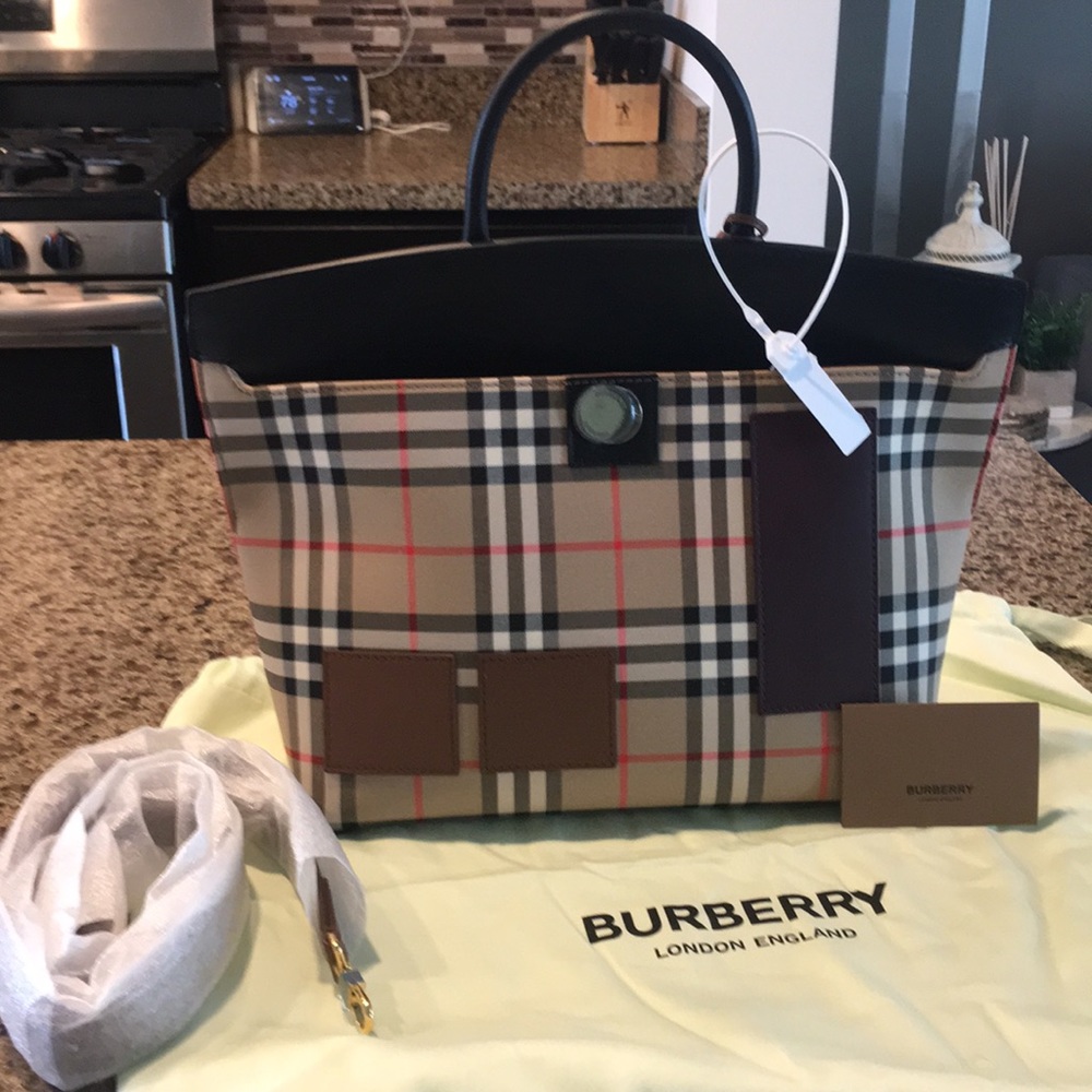 Sold NWT Burberry Society Handbag - Picture 3 of 8